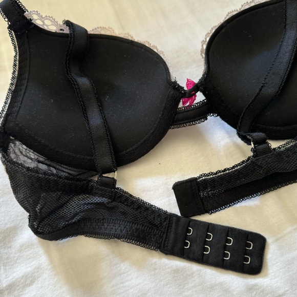 NEW VICTORIA’S SECRET Dream Angels Push-Up Bra, 32A - Picture 3 of 3